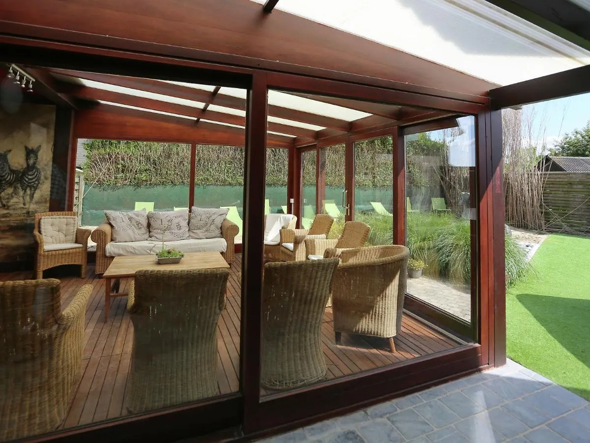 Splendid VIlla in Middelkerke with Sauna bubble bath Terrace