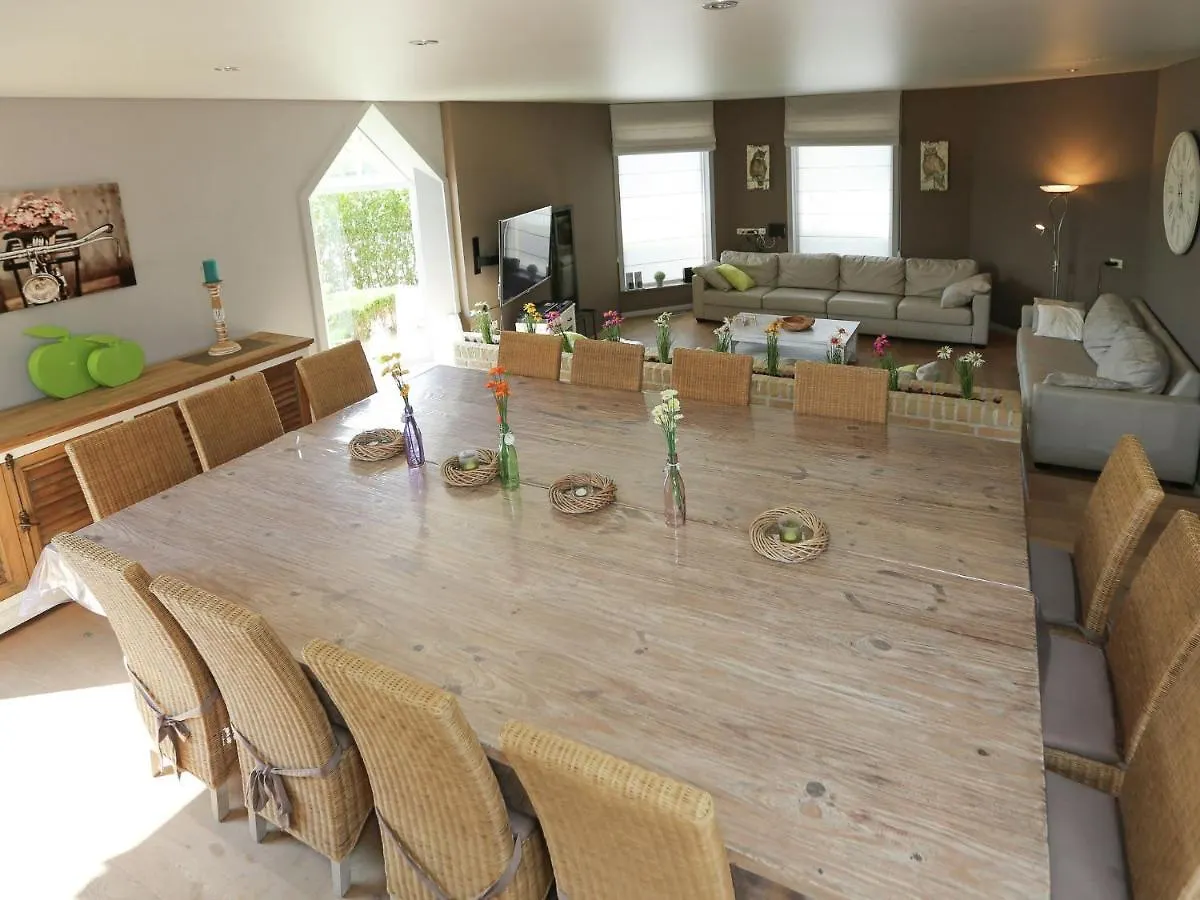 Splendid VIlla in Middelkerke with Sauna bubble bath Terrace